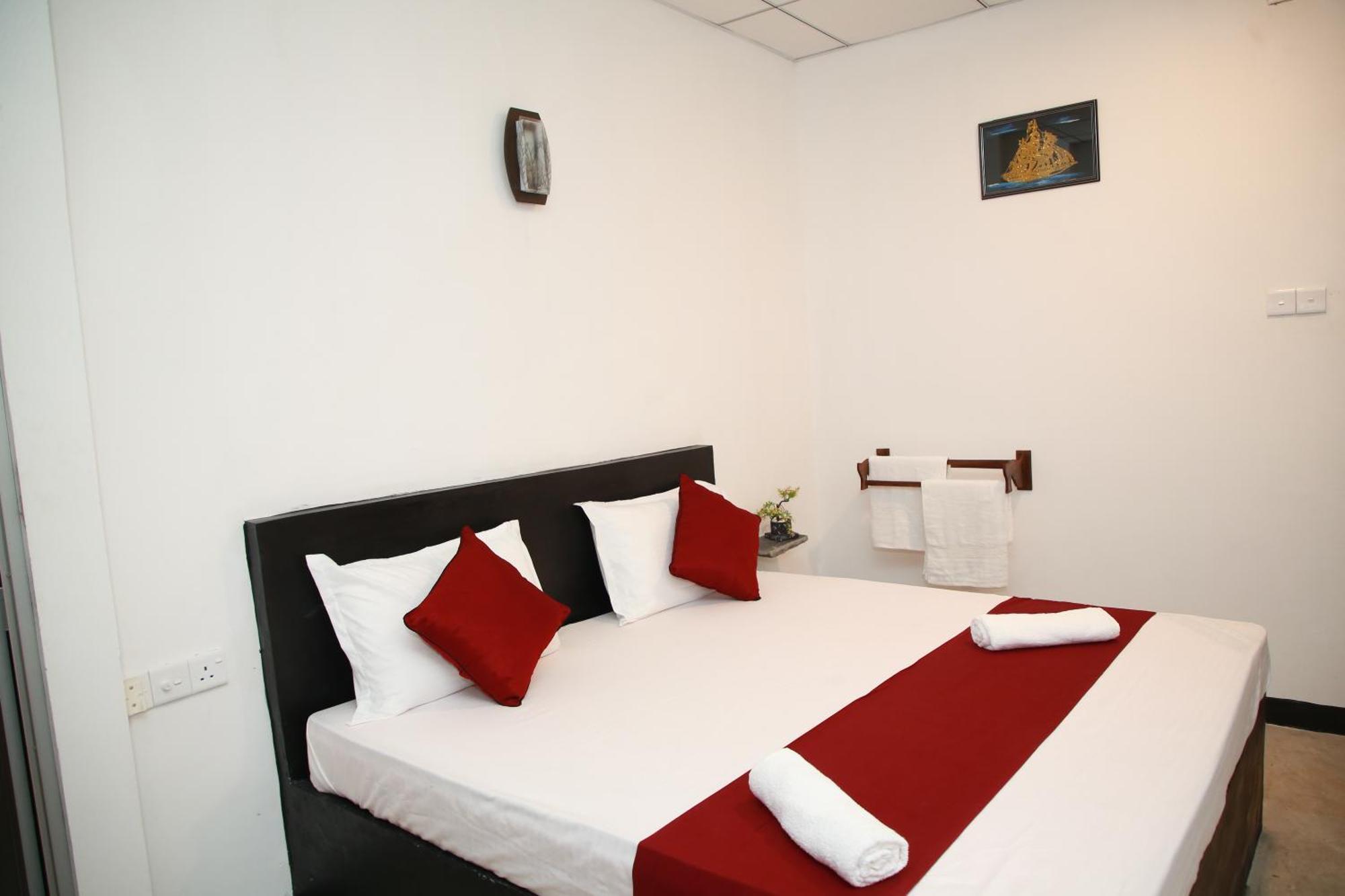 Samee Dream Guest Hotel Midigama Exterior photo